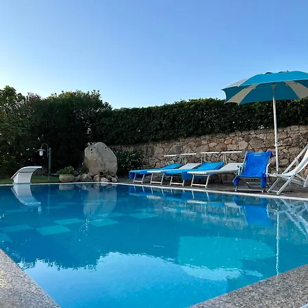 Luca Βίλα Budoni